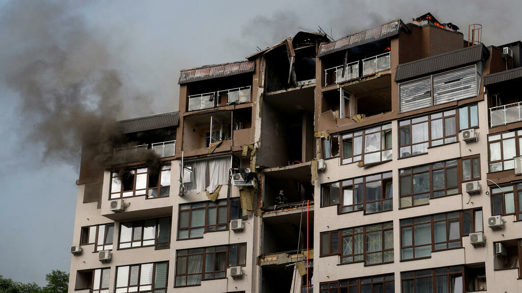 A nine-story building was bombed in kyiv