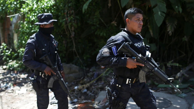 Bukele decrees a three-day duel for the death of three police officers in El Salvador