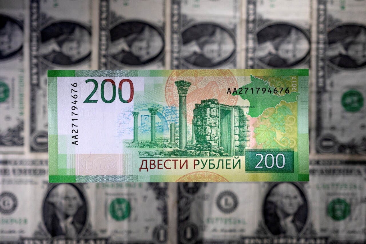 Russia runs out of dollars and cannot pay its debts