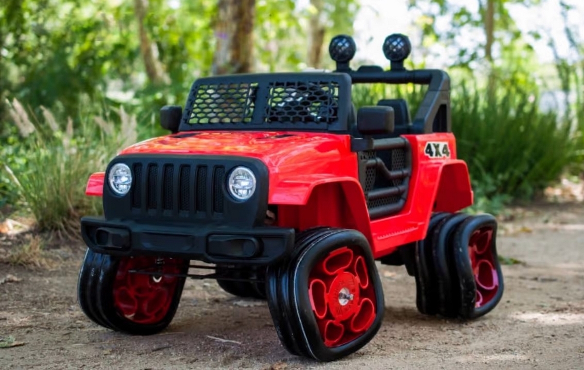 Shark SUV, the electric jeep with square wheels