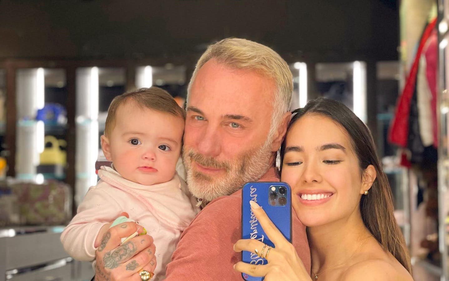 Sharon Fonseca, Gianluca Vacchi and Blu Jerusalema / Instagram