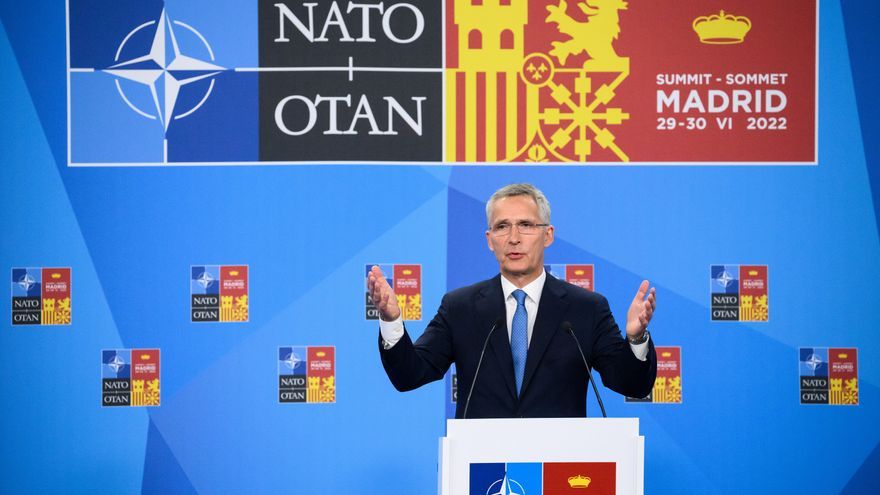 The closing of the NATO summit and the political news, live