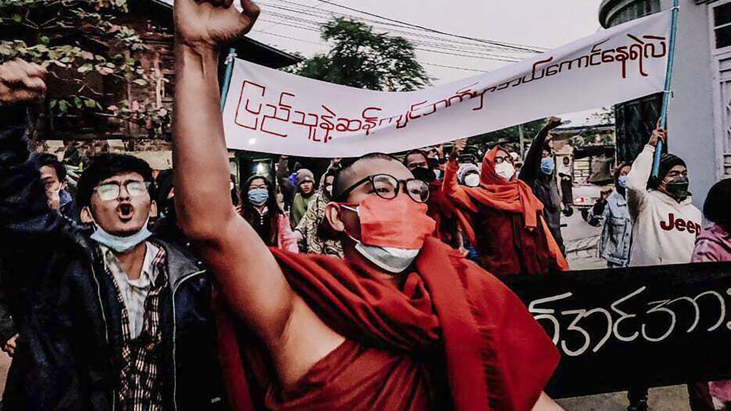 The human rights crisis in Burma is aggravated by the actions of the troops of the military junta