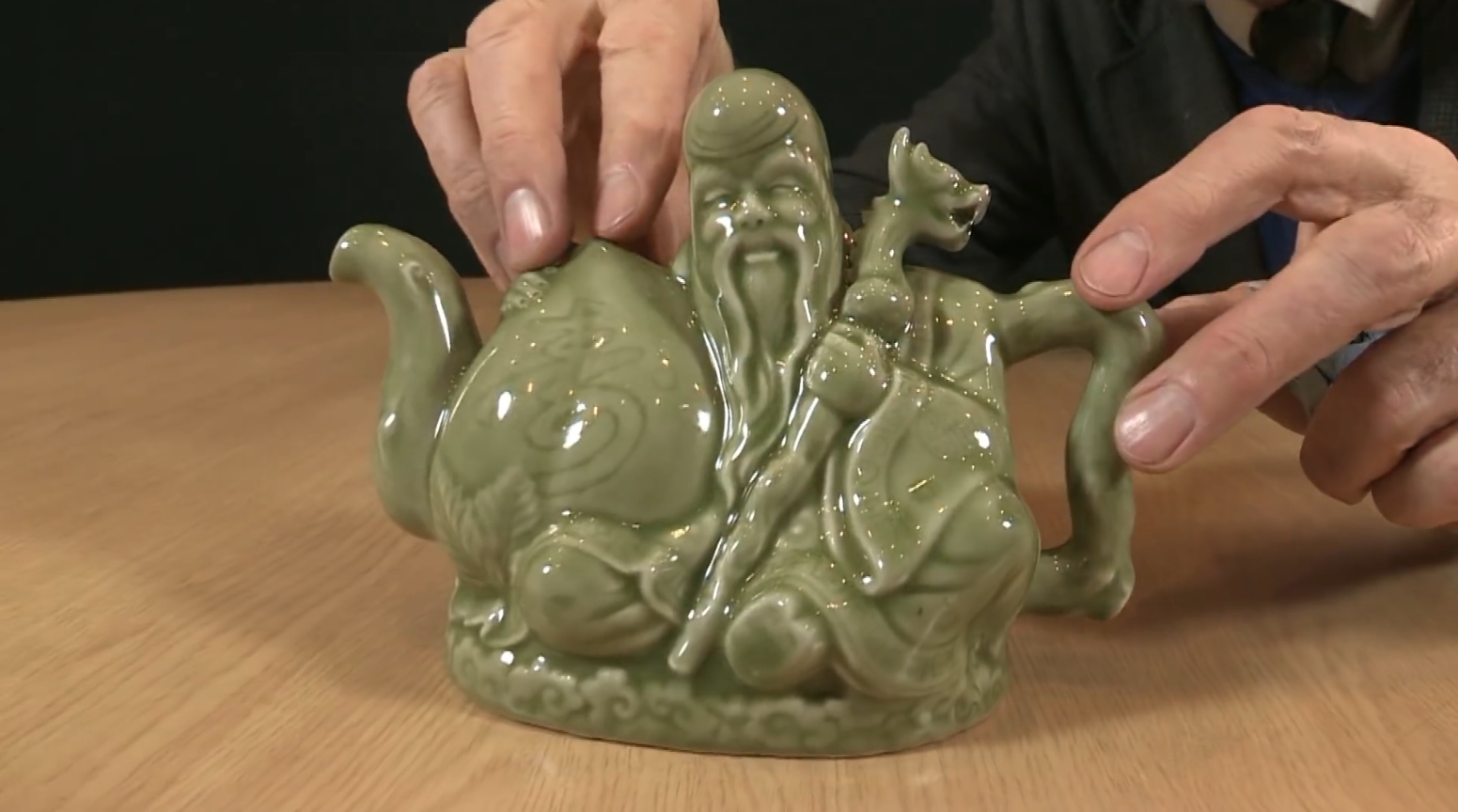 This is how the Assassin's Teapot works that they used in Ancient China to poison (video)