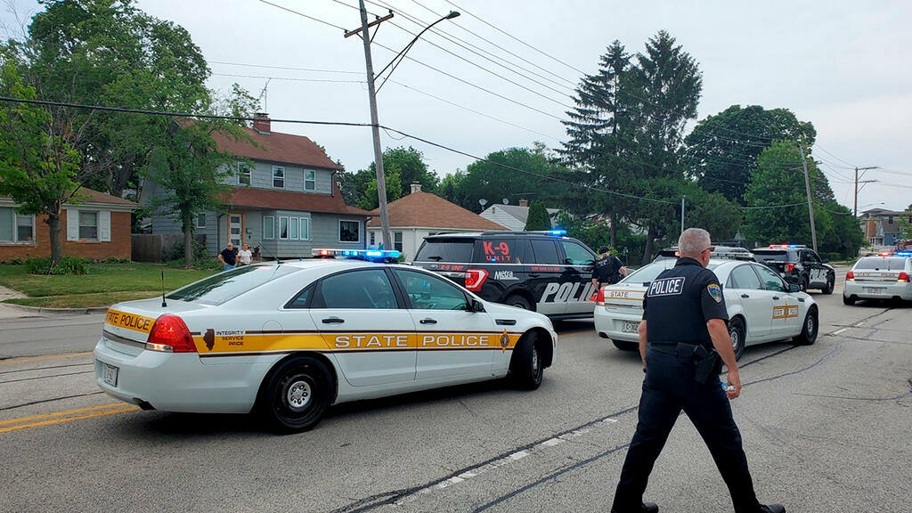 At least six dead and 24 injured in a shooting in Chicago during July 4th parade