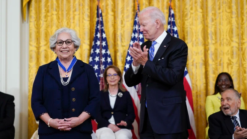 Biden awards the Presidential Medal of Freedom to two Hispanics