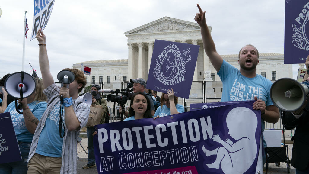 'By toppling Roe v.  Wade the Supreme Court ignores the precedent of 1973'