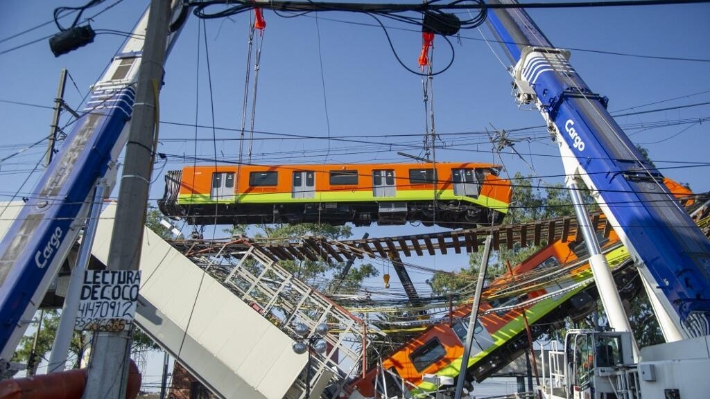 Charged with homicide and damages to 10 former officials for the collapse of the Mexican metro in 2021