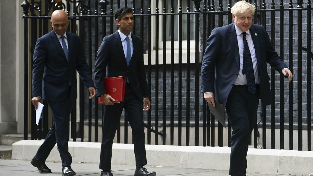 Finance and health ministers resign in protest against Boris Johnson