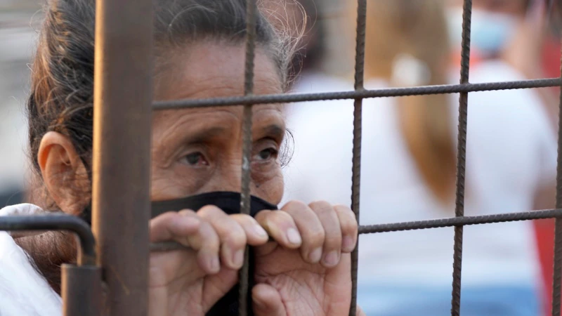 Government of Ecuador will grant 1,800 prison pardons