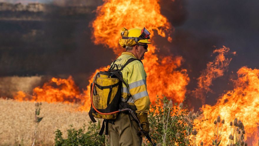 Look for the ETA of the fires and do not ask about climate change