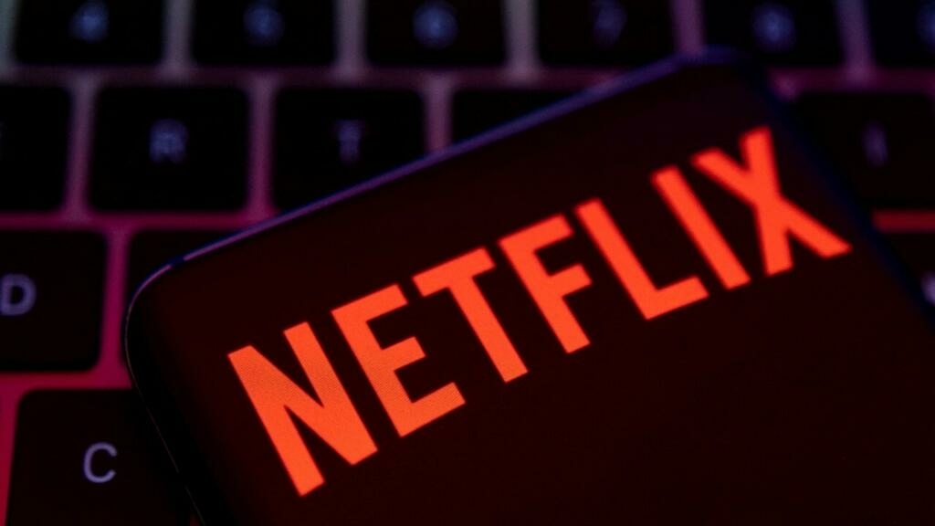 Netflix lost almost a million subscribers in the second quarter, but increased revenue