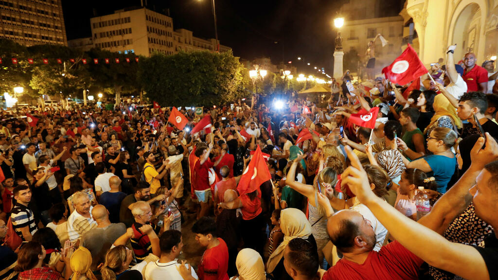 New Tunisian Constitution about to be approved after a boycotted referendum