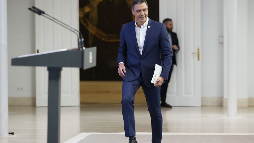 Sánchez declares war on bankers and energy companies