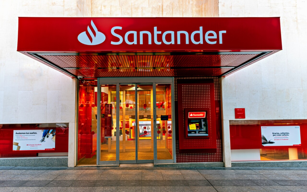 Santander seeks growth alternatives after rejection to buy Banamex