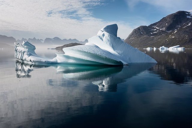 Archive - Glacier ice at Prince Christian Sound, North Atlantic Sea, Greenland/Ice, sea, ocean, Arctic, polar mass, melting, nature