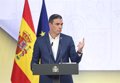 The textile employers believe that the "ridiculous" Sánchez's request to stop wearing a tie harms the sector