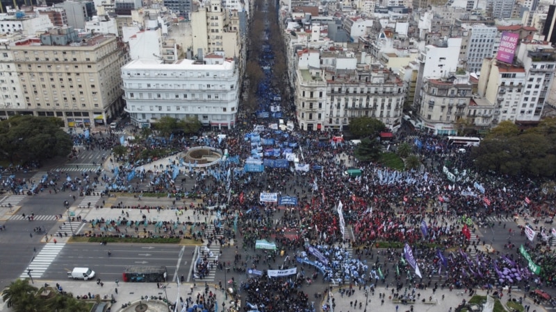 Argentine unions demand measures against inflation