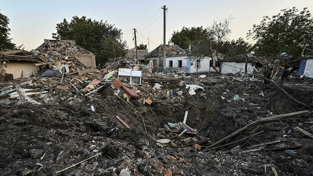 At least 25 dead after Russian attack on a Ukrainian train station