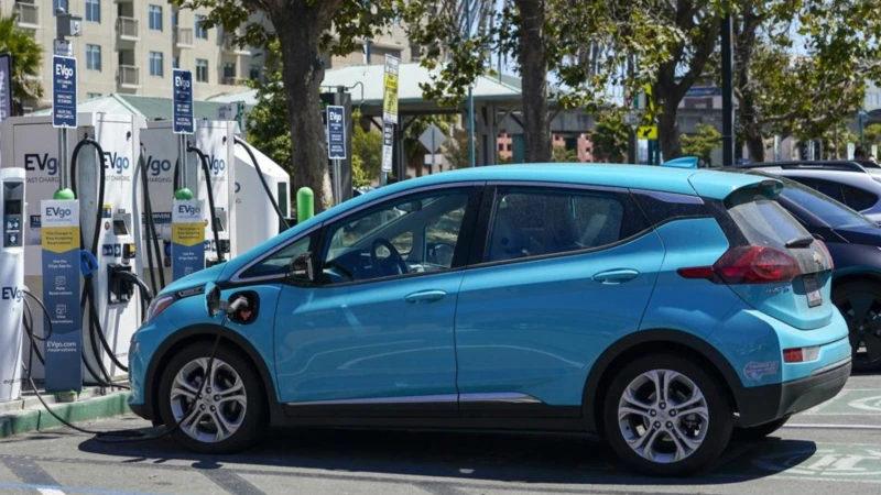 California moves toward phasing out gasoline-powered vehicles