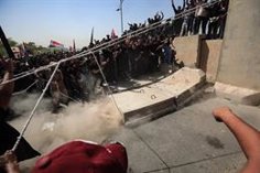 Crowd of protesters join the protest on the second day of occupation of the Iraqi Parliament