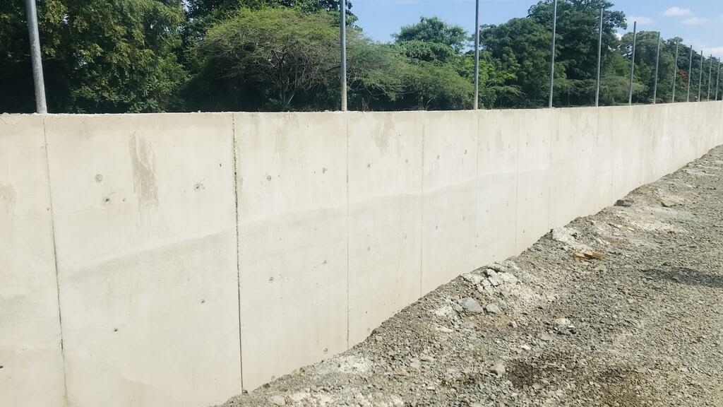 Dominican Republic: 'the construction of the wall progresses very slowly'