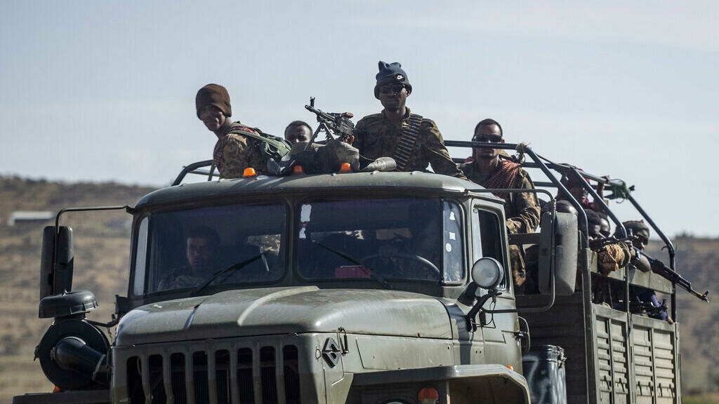 Fighting between federal forces and Tigray rebels escalates