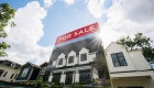 US home sales decline