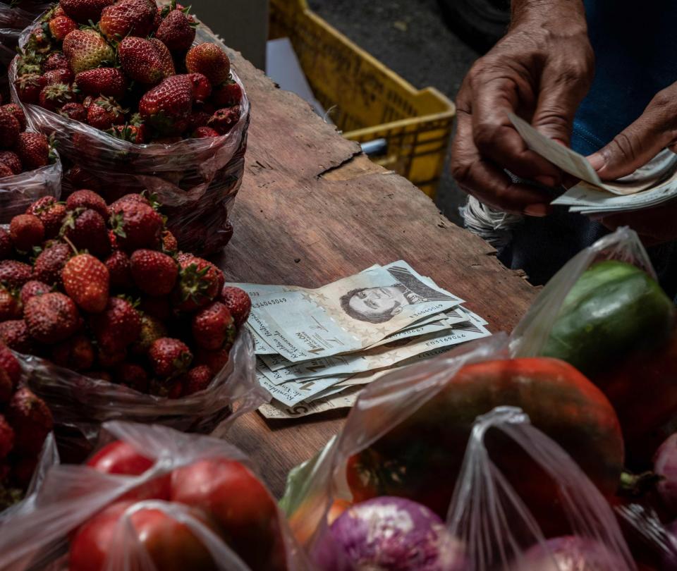 How much should be paid in Venezuela for a basic family basket