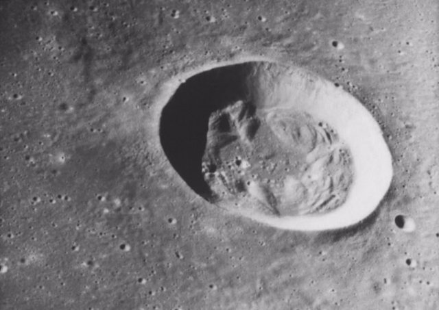 Bessel lunar crater