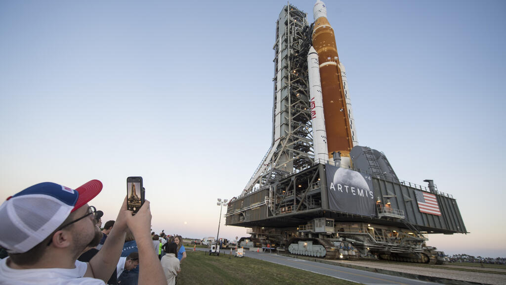 NASA cancels the launch of the Artemis lunar mission rocket