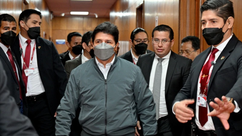 Pedro Castillo faces the prosecutor who is investigating him for alleged cases of corruption