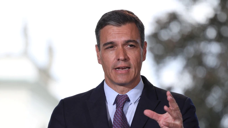 Pedro Sánchez begins his tour in Colombia, will meet with Petro