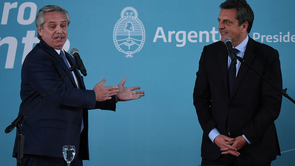 Sergio Massa assumes as "super minister" of Economy in a critical hour for Argentina