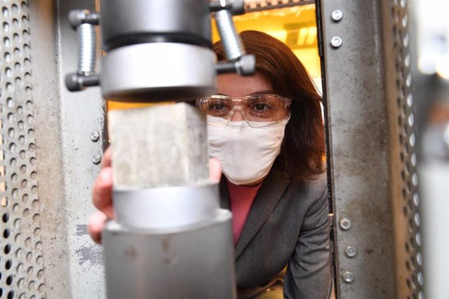 Somayeh Nassiri and Li Hui measure the properties of cement formulations containing chitin nanoparticles.