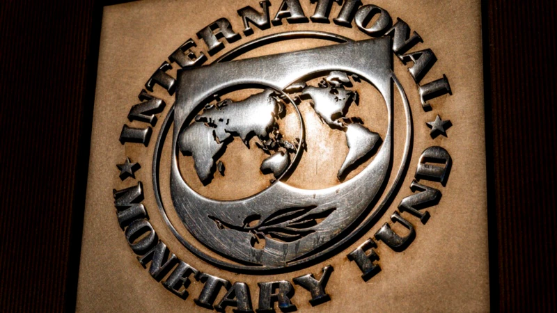 The IMF lowers global growth forecast and warns of the threat of a recession