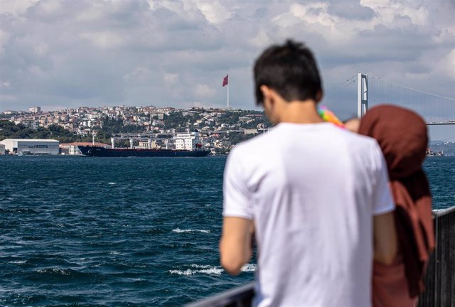 A merchant ship from Ukraine passes through Istanbul