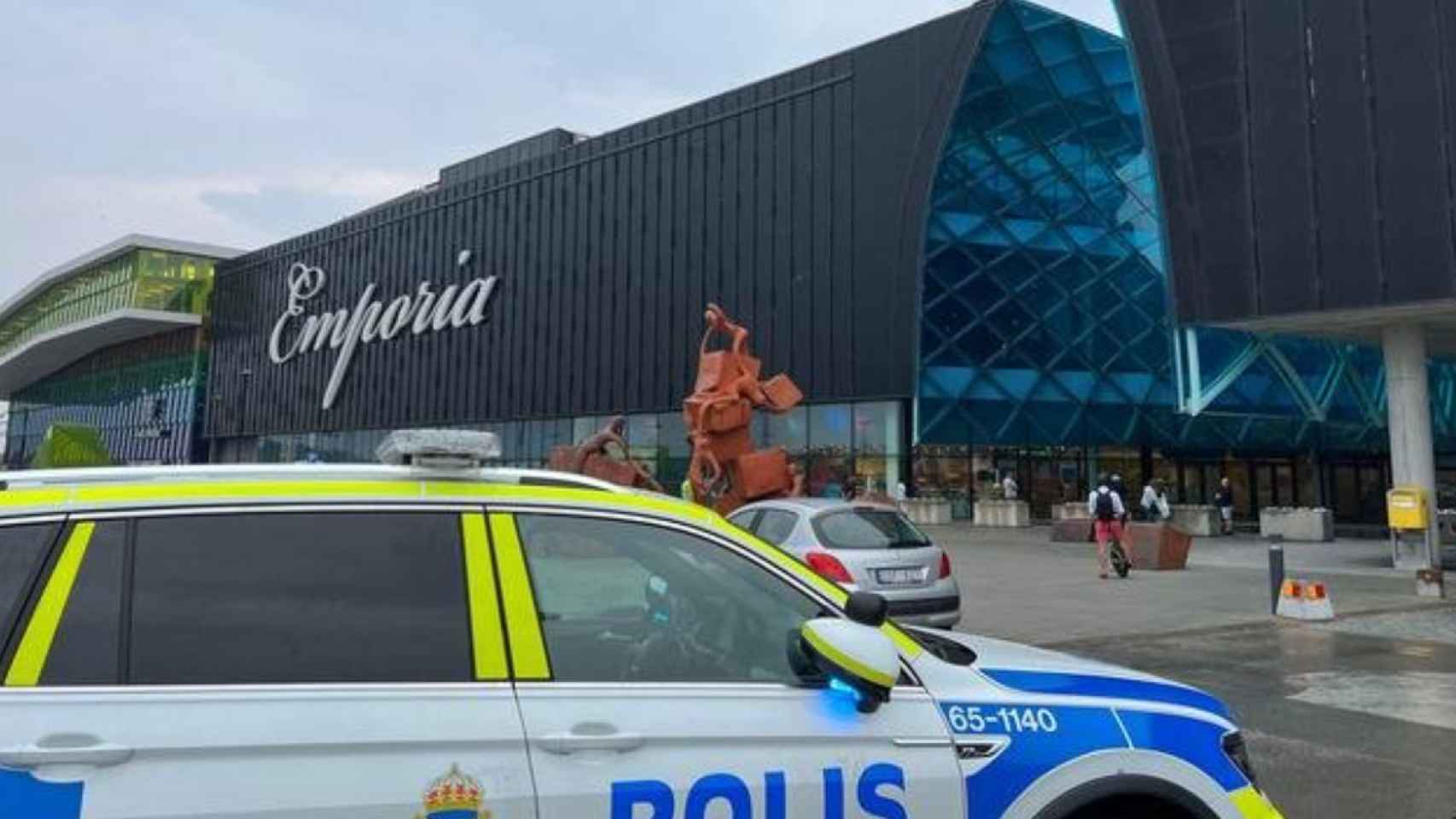 Two injured after a shooting at a shopping center in the Swedish city of Malmo