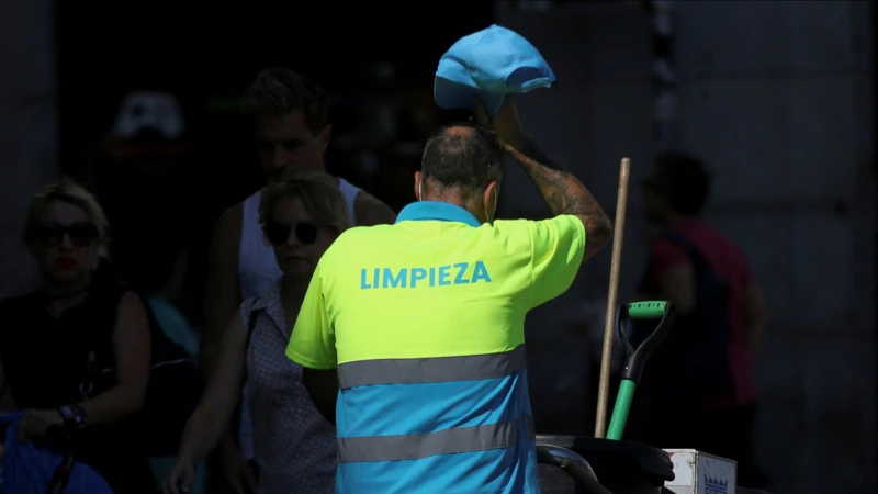 heat in Spain makes it difficult for Latin Americans who work outdoors