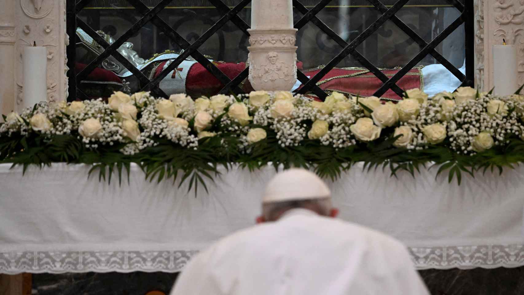 his visit to the tomb of the first pope to resign