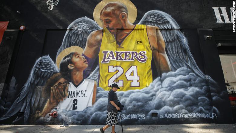 A mural in tribute to Kobe Bryant and his daughter