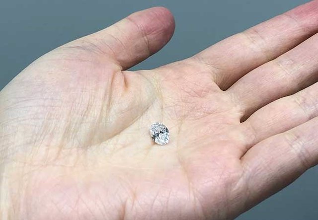 The Botswana diamond revealed to scientists that considerable amounts of water are stored in the rock at a depth of more than 600 kilometres.