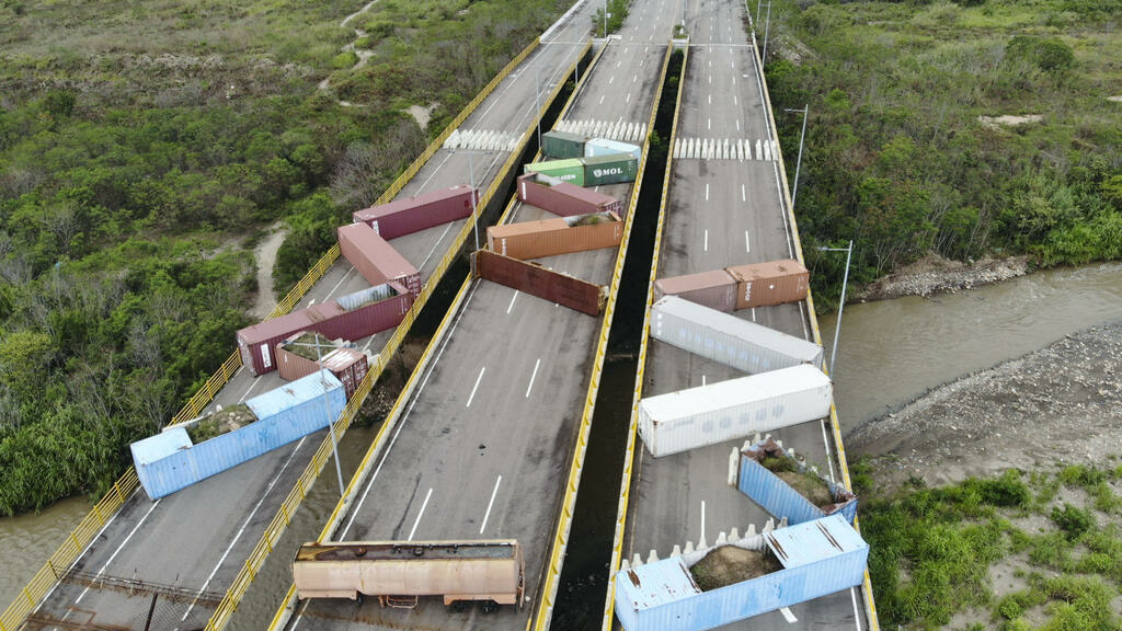 Colombia and Venezuela announce the reopening of their common border on September 26