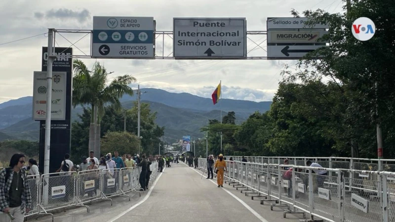 Colombia and Venezuela stage the "historic" reopening of their borders