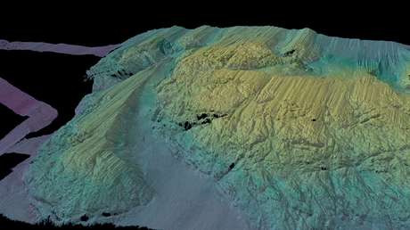 The first high resolution mapping allows us to see the danger of the huge iceberg that could raise the sea level more than 3 meters