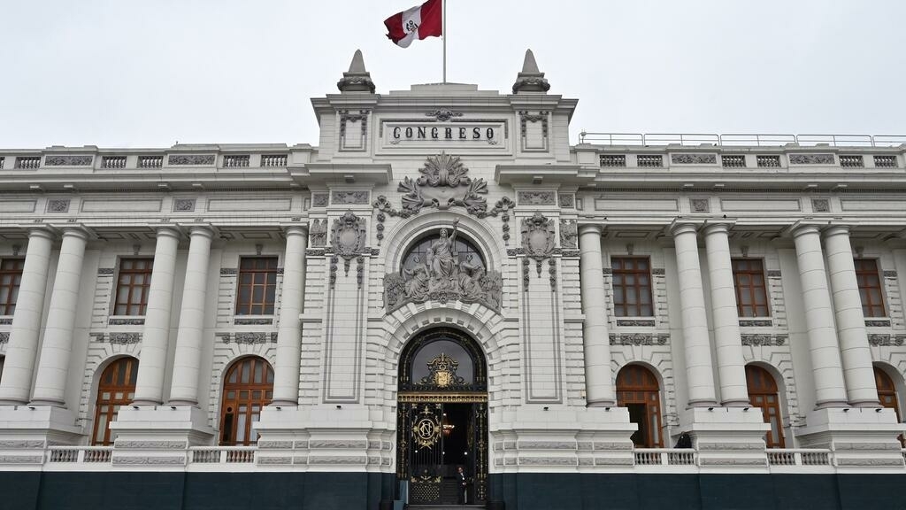 Peruvian Congress dismisses its president after the disclosure of compromising audios