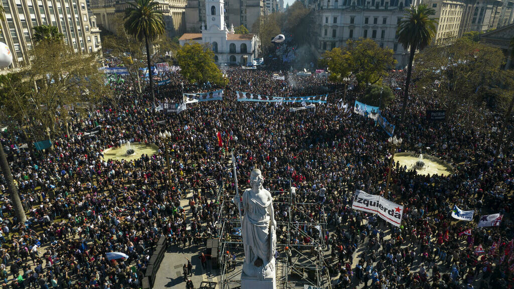 The attack against Kirchner affects Argentine polarization