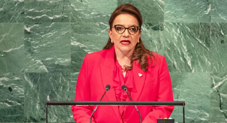 The president of Honduras assures that the poor nations of the world no longer support coups