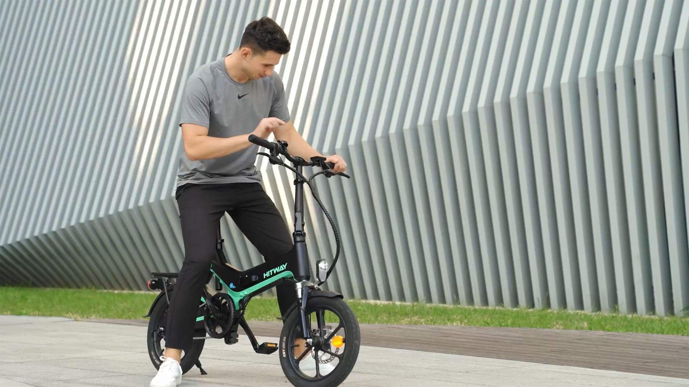 You can take this light electric bicycle anywhere and it has a 100 euro discount