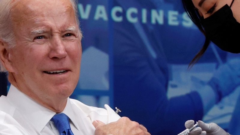 Biden urges to put politics "aside" and get vaccinated against COVID-19